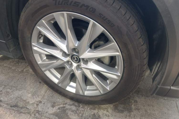 Used Mazda CX-8 2019 2.5L Four-Wheel Drive Deluxe Edition Right Front Wheel Hub