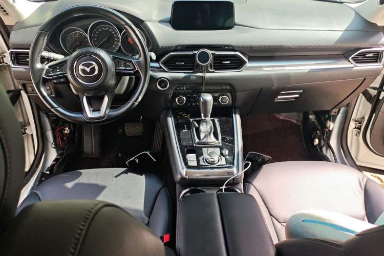 Used Mazda CX-8 2019 2.5L Four-Wheel Drive Deluxe Edition Center Console