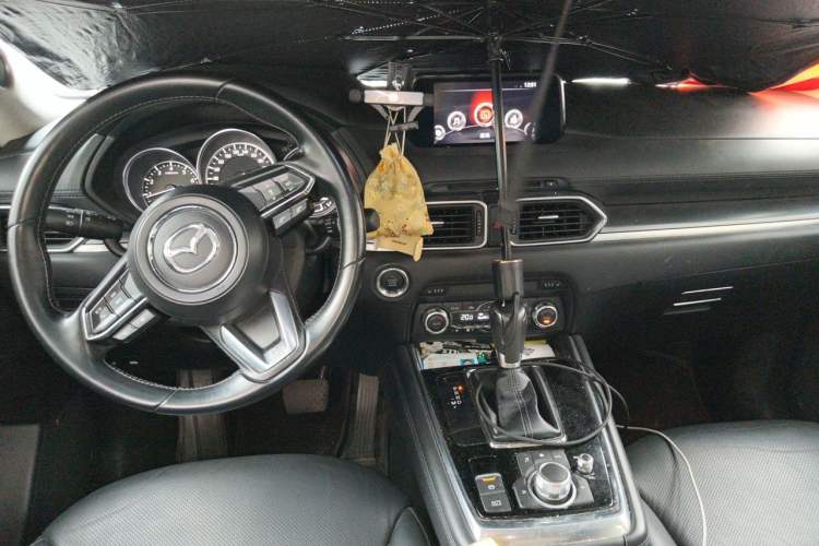 Used Mazda CX-8 2019 2.5L Four-Wheel Drive Deluxe Edition Center Console