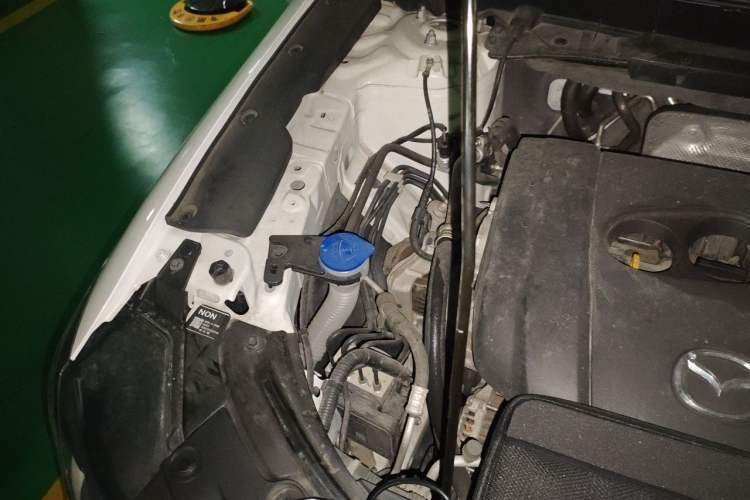 Used Mazda CX-8 2019 2.5L Two-Wheel Drive Luxury Version Engine Bay Right