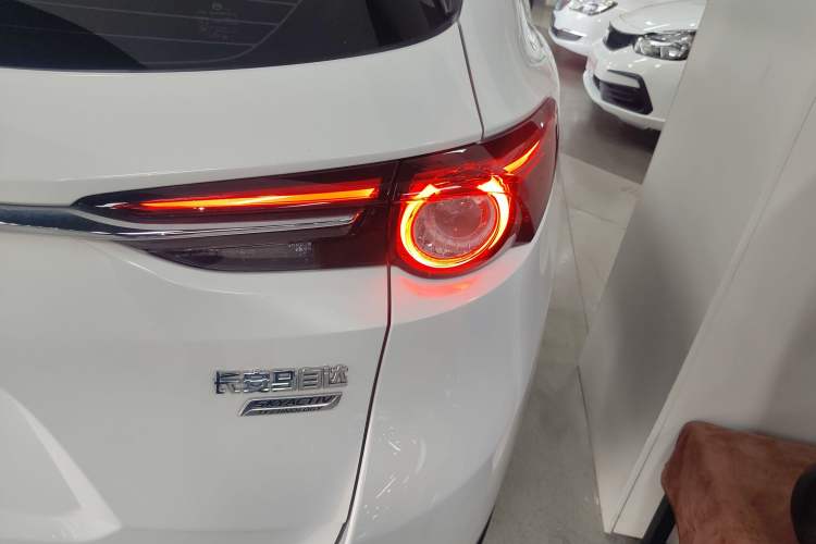 Used Mazda CX-8 2019 2.5L Two-Wheel Drive Luxury Version Exterior 3