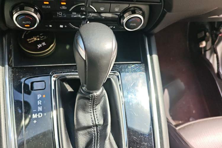 Used Mazda CX-8 2019 2.5L Four-Wheel Drive Deluxe Edition Gear Lever