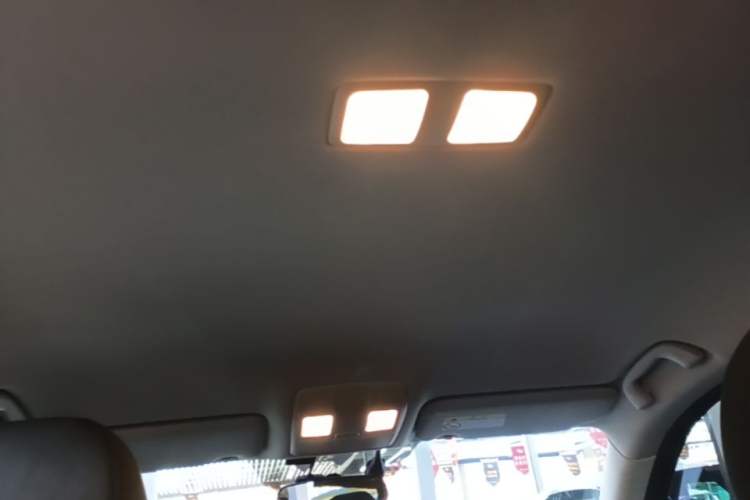 Used Mazda CX-8 2019 2.5L Two-Wheel Drive Luxury Version Headliner