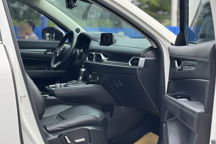 Used Mazda CX-8 2019 2.5L Four-Wheel Drive Deluxe Edition Interior 4