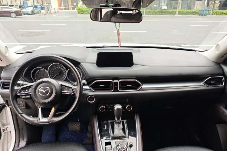 Used Mazda CX-8 2019 2.5L Two-Wheel Drive Luxury Version Interior 6