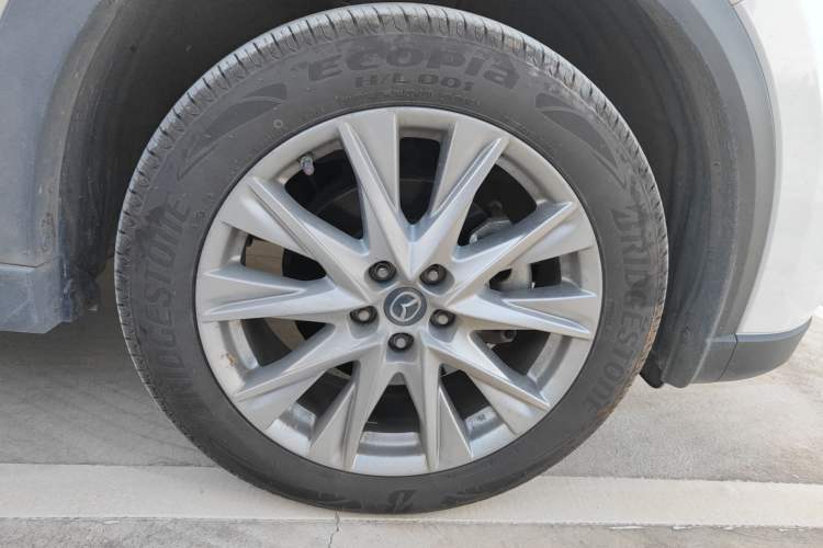 Used Mazda CX-8 2019 2.5L Four-Wheel Drive Deluxe Edition Right Front Wheel Hub