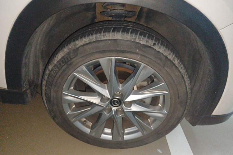 Used Mazda CX-8 2019 2.5L Four-Wheel Drive Deluxe Edition Right Front Wheel Hub