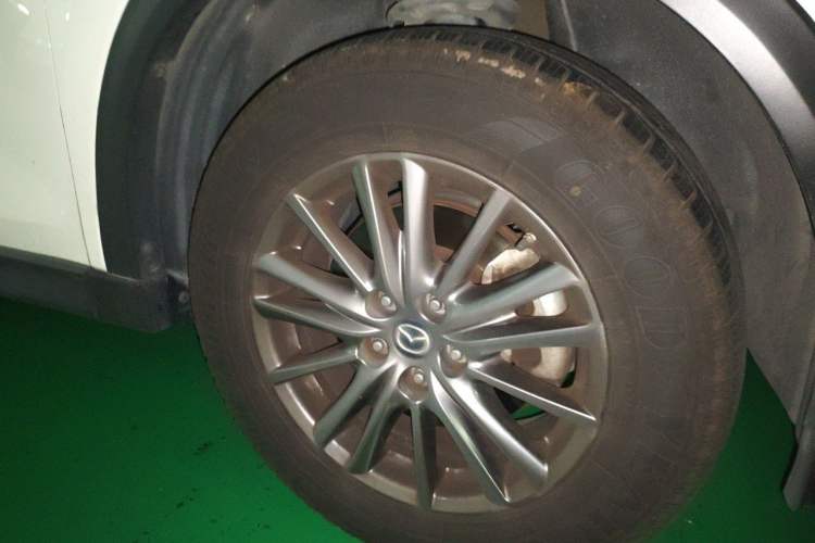 Used Mazda CX-8 2019 2.5L Two-Wheel Drive Luxury Version Right Front Wheel Hub
