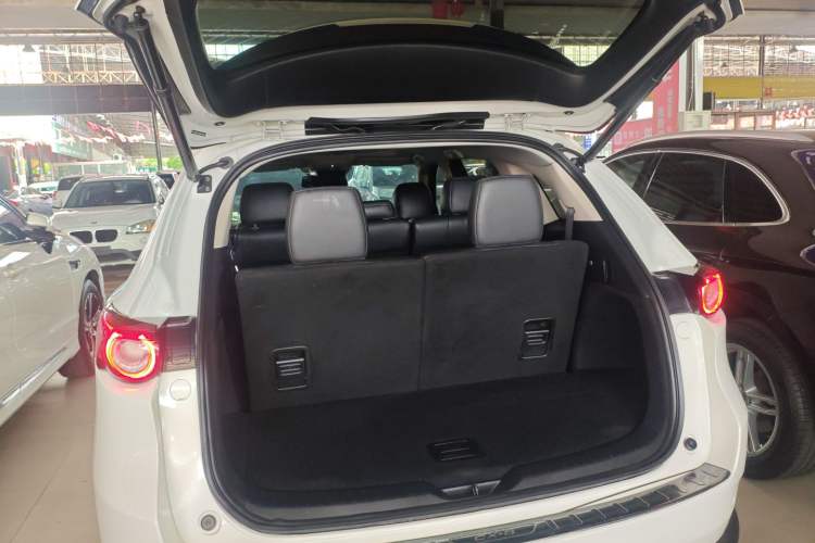Used Mazda CX-8 2019 2.5L Four-Wheel Drive Deluxe Edition Trunk