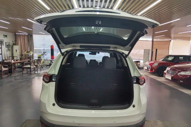 Used Mazda CX-8 2019 2.5L Four-Wheel Drive Deluxe Edition Trunk