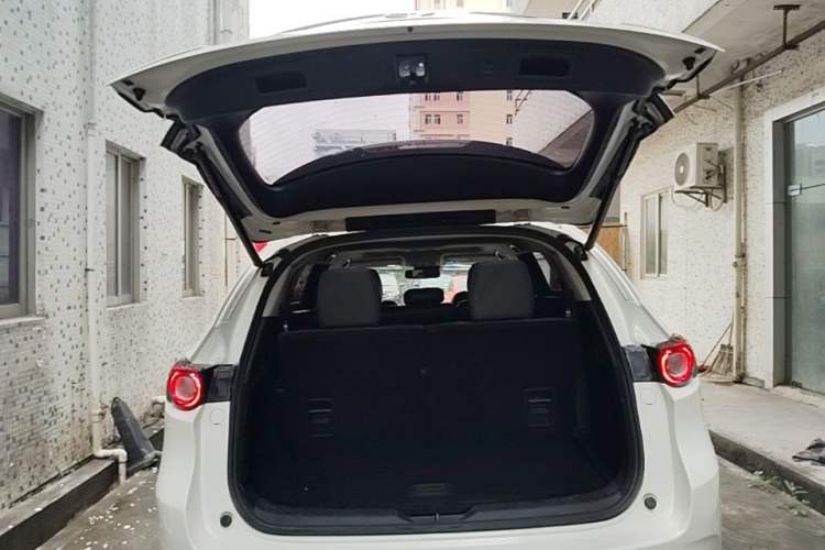 Used Mazda CX-8 2019 2.5L Four-Wheel Drive Deluxe Edition Trunk