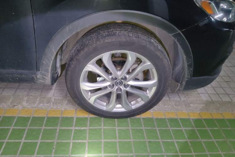 Used Mazda CX-9 2013 3.7L Automatic Standard Edition Right Front Wheel Hub