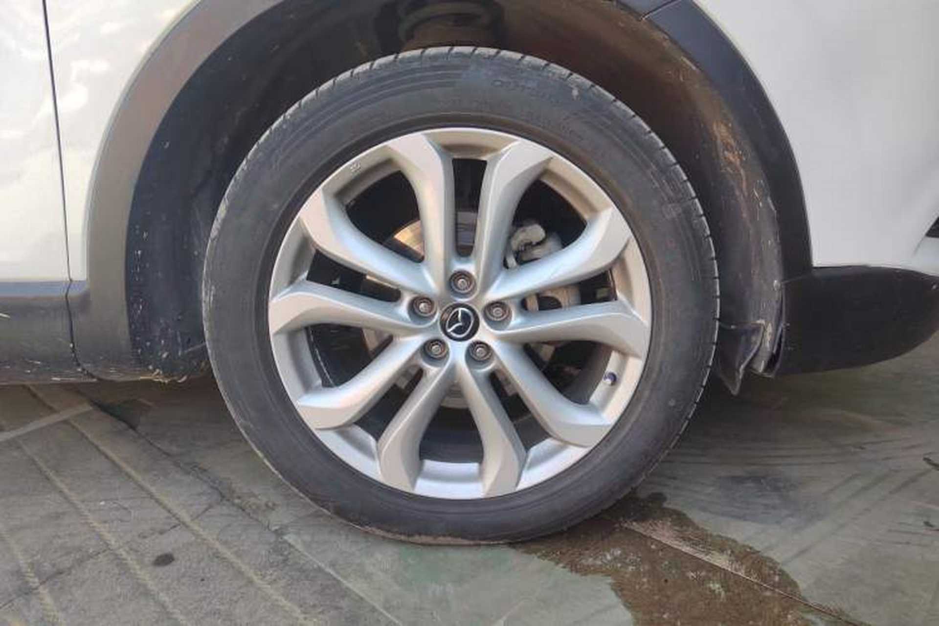 Used Mazda CX-9 2013 3.7L Automatic Standard Edition Right Front Wheel Hub