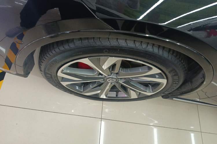Used Mazda EZ-6 2024 Range-Extended 200 Luxury Edition Left Front Wheel Hub