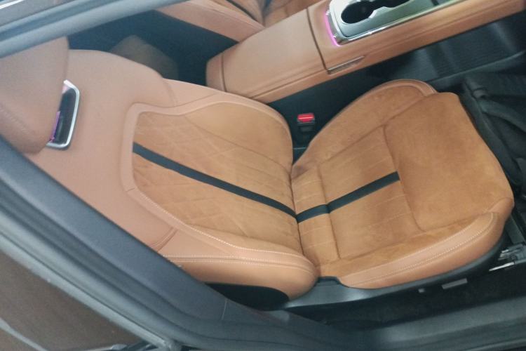 Used Mazda EZ-6 2024 Range-Extended 200 Luxury Edition Right Front Seat