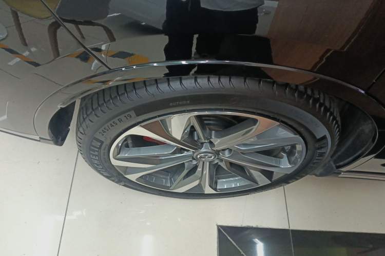 Used Mazda EZ-6 2024 Range-Extended 200 Luxury Edition Right Rear Wheel Hub