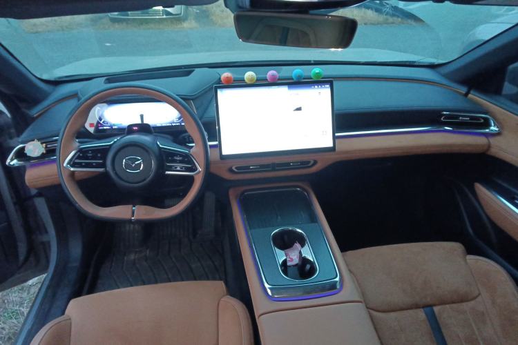 Used Mazda EZ-6 2024 Range-Extended 200 Luxury Edition Center Console