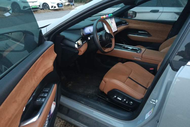 Used Mazda EZ-6 2024 Range-Extended 200 Luxury Edition Driver Seat
