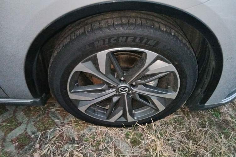 Used Mazda EZ-6 2024 Range-Extended 200 Luxury Edition Right Front Wheel Hub