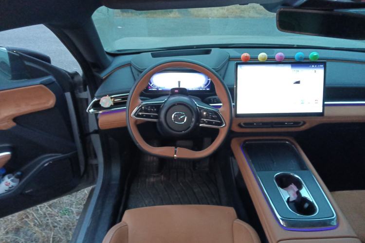 Used Mazda EZ-6 2024 Range-Extended 200 Luxury Edition Steering Wheel