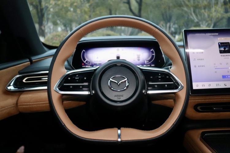Used Mazda EZ-6 2024 Pure Electric 600 ZhiZun Edition Steering Wheel