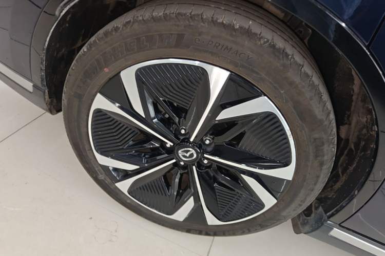 Used Mazda EZ-6 2024 Pure Electric 600 ZhiZun Edition Right Rear Wheel Hub