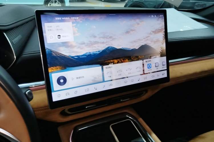 Used Mazda EZ-6 2024 Range-Extended 200 Luxury Edition Audio And AC Panel