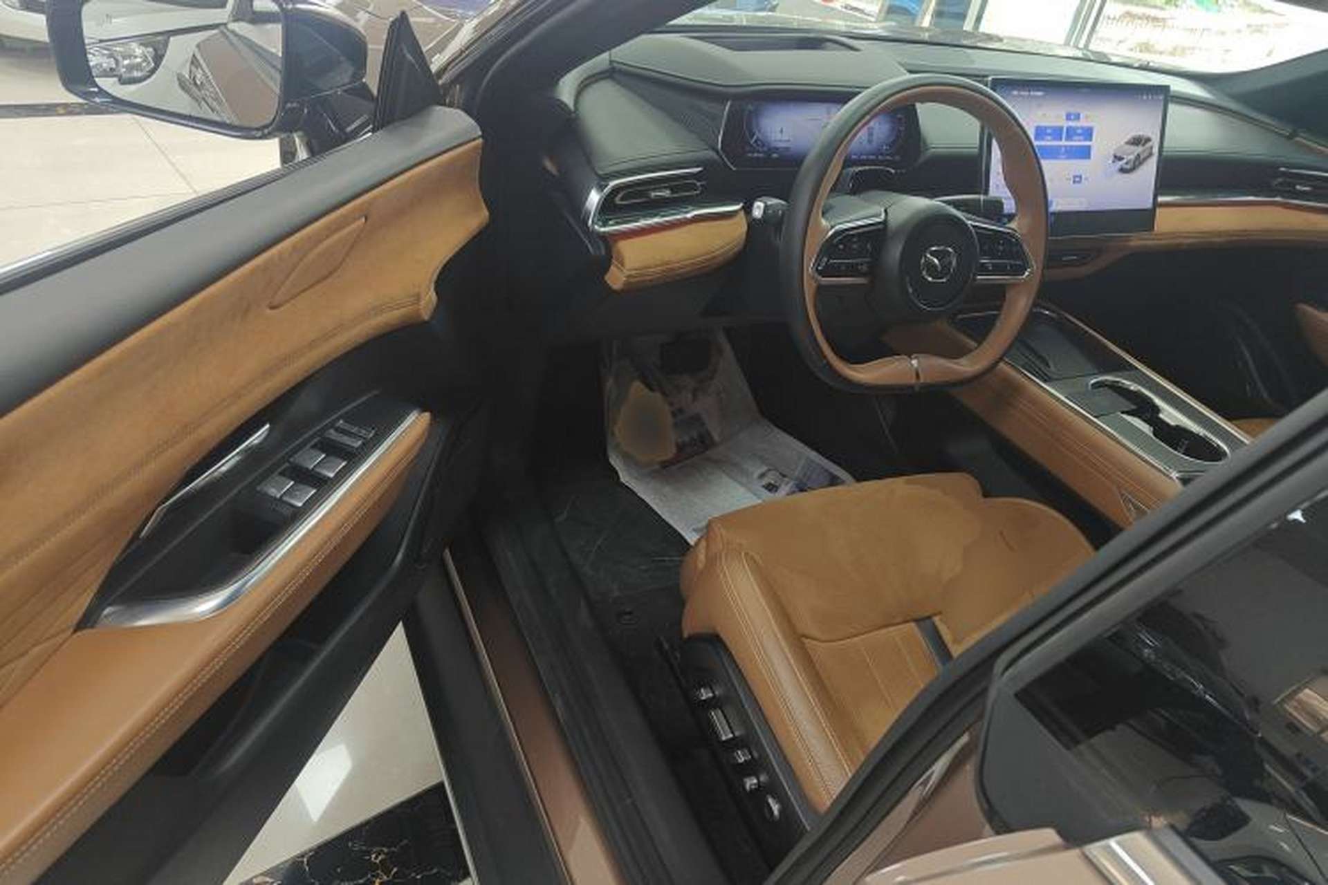 Used Mazda EZ-6 2024 Range-Extended 200 Luxury Edition Driver Seat