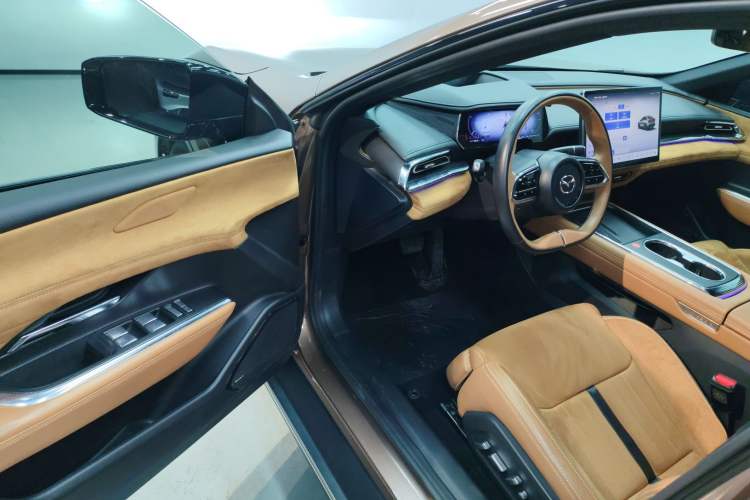Used Mazda EZ-6 2024 Range-Extended 200 Luxury Edition Driver Seat