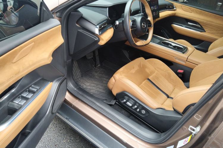 Used Mazda EZ-6 2024 Range-Extended 200 Luxury Edition Driver Seat