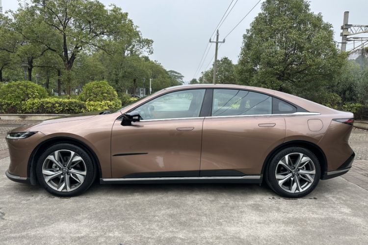 Used Mazda EZ-6 2024 Range-Extended 200 Luxury Edition Exterior 1