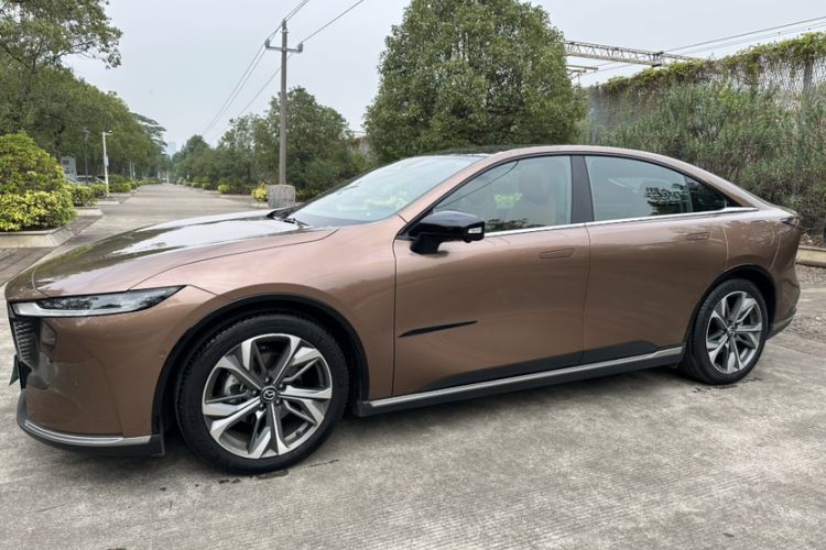 Used Mazda EZ-6 2024 Range-Extended 200 Luxury Edition Exterior 15