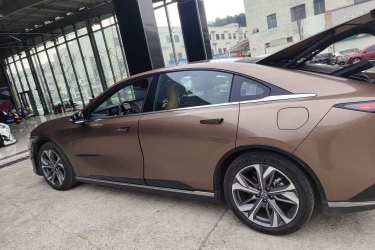 Used Mazda EZ-6 2024 Range-Extended 200 Luxury Edition Exterior 3