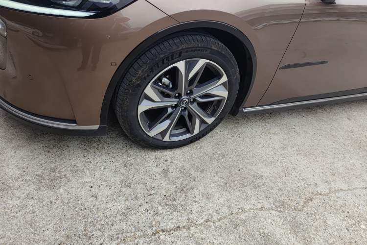 Used Mazda EZ-6 2024 Range-Extended 200 Luxury Edition Exterior 7