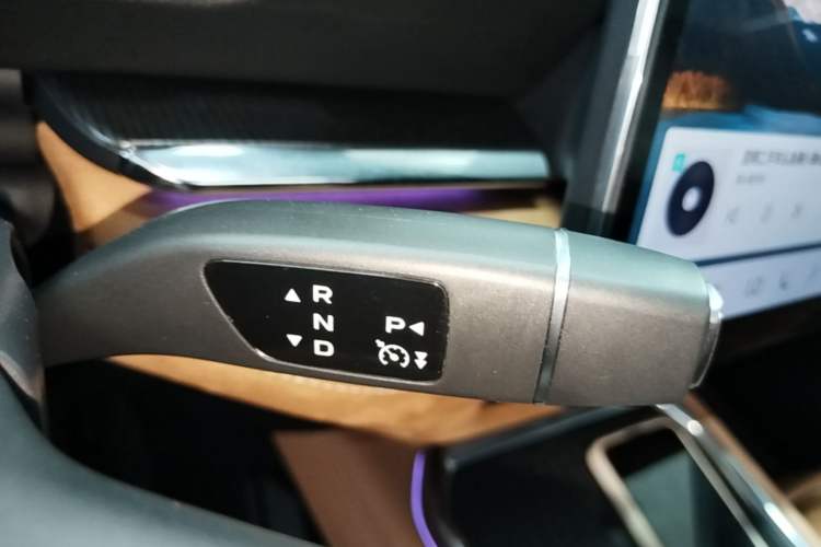 Used Mazda EZ-6 2024 Range-Extended 200 Luxury Edition Gear Lever