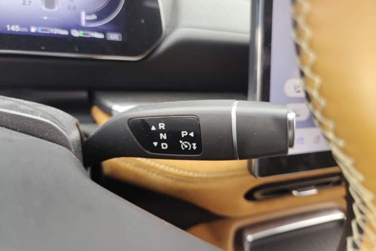 Used Mazda EZ-6 2024 Range-Extended 200 Luxury Edition Gear Lever