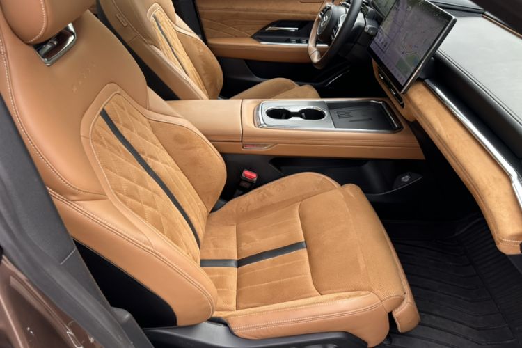 Used Mazda EZ-6 2024 Range-Extended 200 Luxury Edition Interior 11