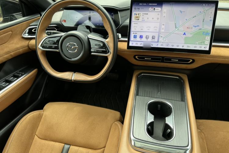 Used Mazda EZ-6 2024 Range-Extended 200 Luxury Edition Interior 12