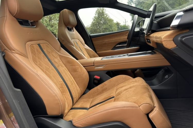 Used Mazda EZ-6 2024 Range-Extended 200 Luxury Edition Interior 15