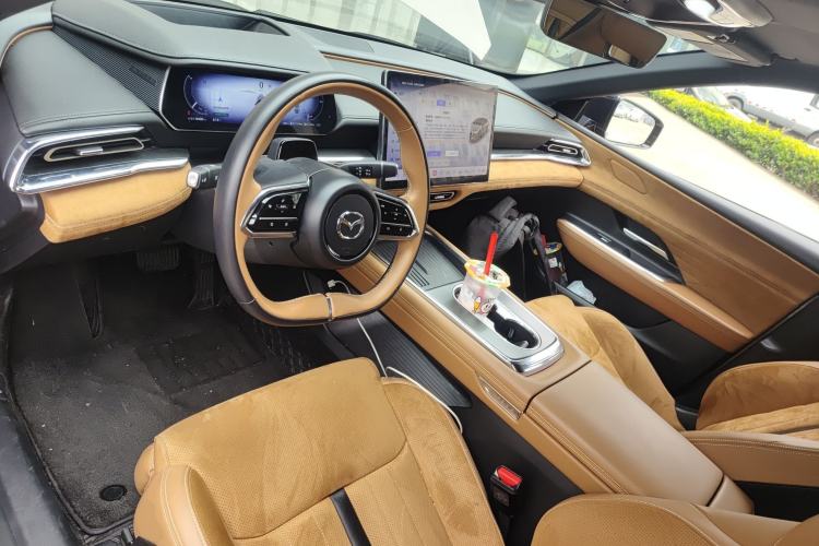 Used Mazda EZ-6 2024 Range-Extended 200 Luxury Edition Interior 2