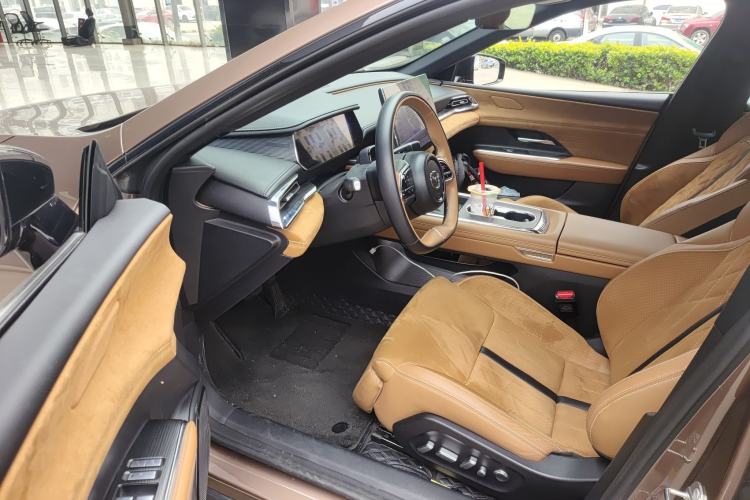 Used Mazda EZ-6 2024 Range-Extended 200 Luxury Edition Interior 3