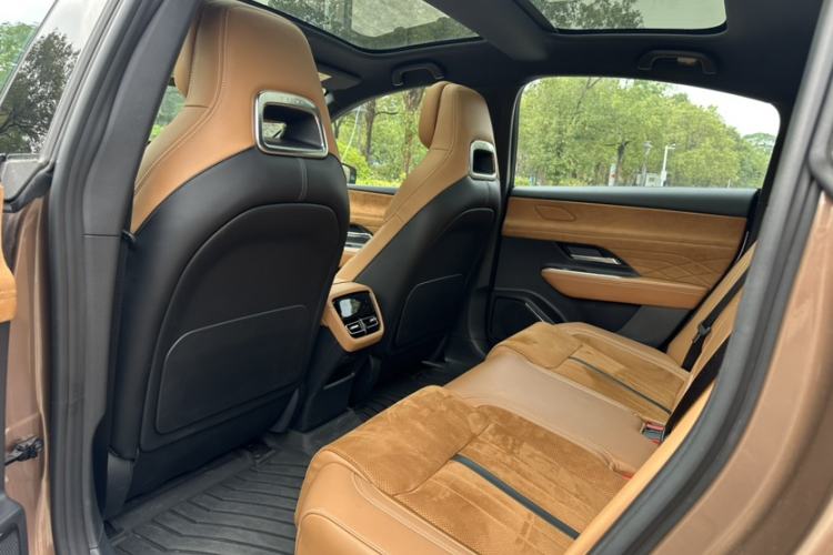 Used Mazda EZ-6 2024 Range-Extended 200 Luxury Edition Interior 4
