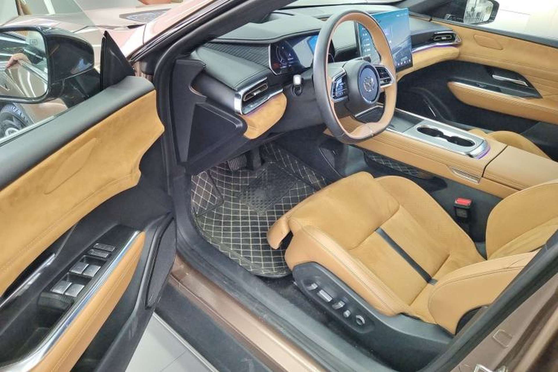 Used Mazda EZ-6 2024 Range-Extended 200 Luxury Edition Interior 4