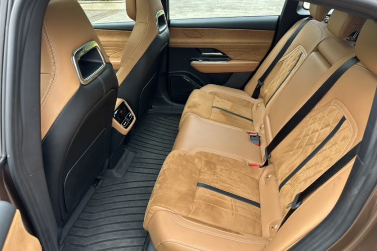 Used Mazda EZ-6 2024 Range-Extended 200 Luxury Edition Interior 8