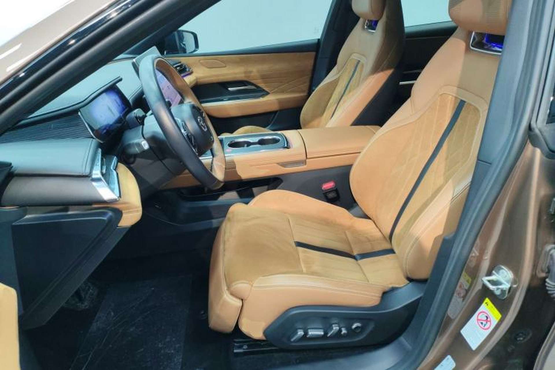 Used Mazda EZ-6 2024 Range-Extended 200 Luxury Edition Left Front Seat