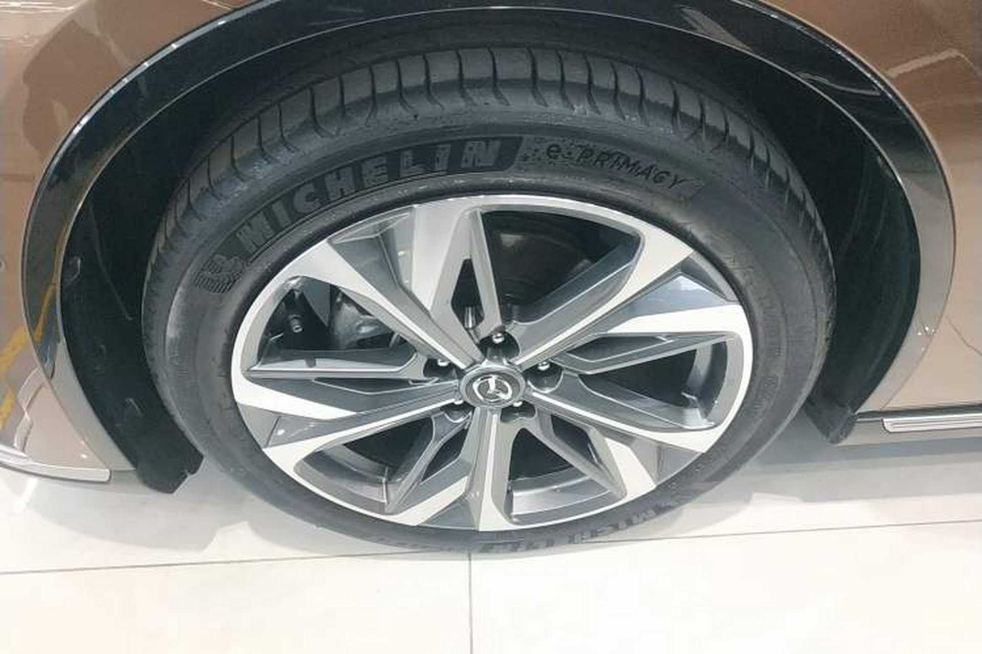 Used Mazda EZ-6 2024 Range-Extended 200 Luxury Edition Left Front Wheel Hub