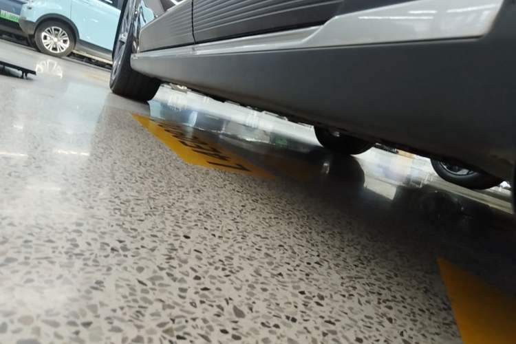 Used Mazda EZ-6 2024 Range-Extended 200 Luxury Edition Left Side Sill