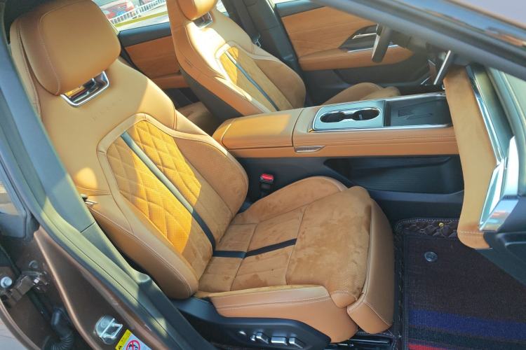 Used Mazda EZ-6 2024 Range-Extended 200 Luxury Edition Right Front Seat