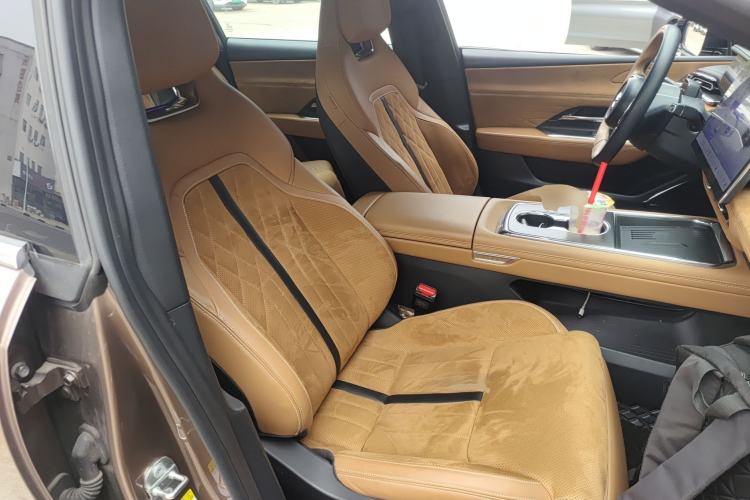 Used Mazda EZ-6 2024 Range-Extended 200 Luxury Edition Right Front Seat