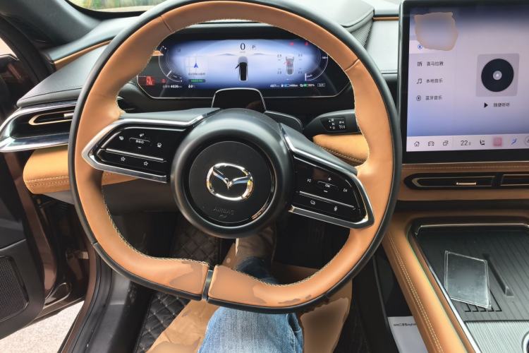 Used Mazda EZ-6 2024 Range-Extended 200 Steering Wheel
